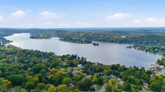 50 Hunters Ln, Sparta Twp., NJ 07871