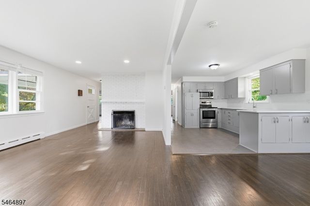 50 Hunters Ln, Sparta Twp., NJ 07871
