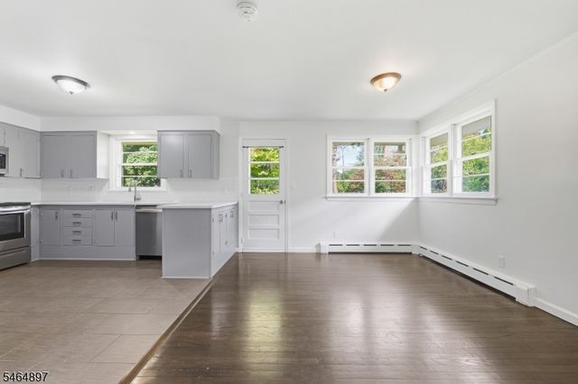 50 Hunters Ln, Sparta Twp., NJ 07871