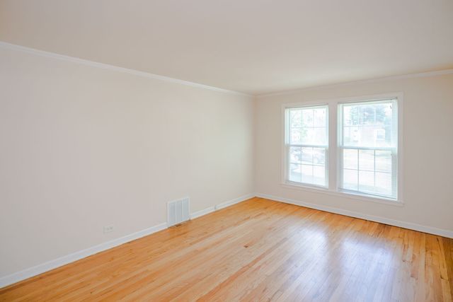 4262 W Nelson Street 1, Chicago, IL 60641