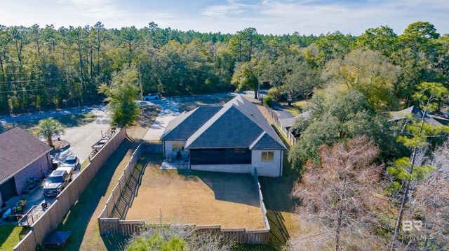 9492 Neumann Drive, Elberta, AL 36530