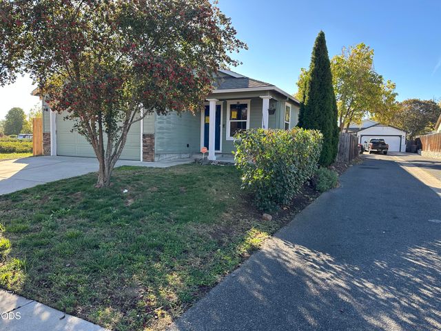 1063 Katie Mae Drive, Medford, OR 97501