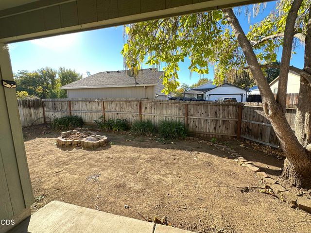 1063 Katie Mae Drive, Medford, OR 97501