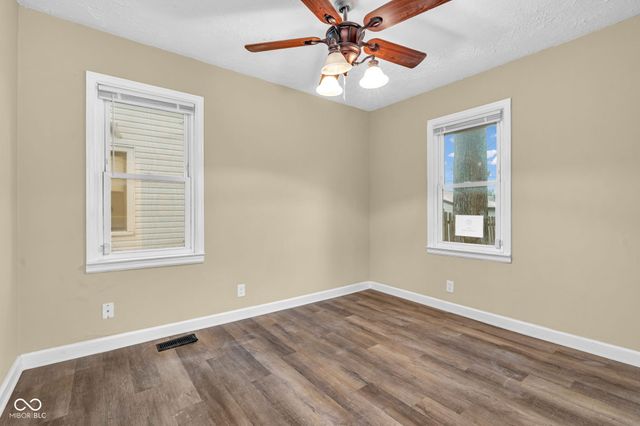 246 N 6th Avenue, Beech Grove, IN 46107