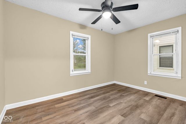 246 N 6th Avenue, Beech Grove, IN 46107