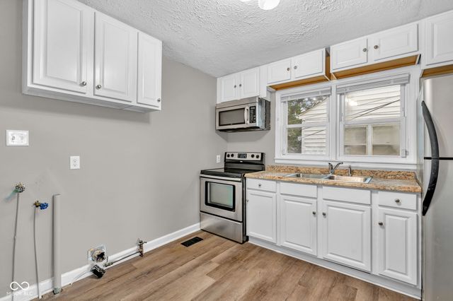 246 N 6th Avenue, Beech Grove, IN 46107