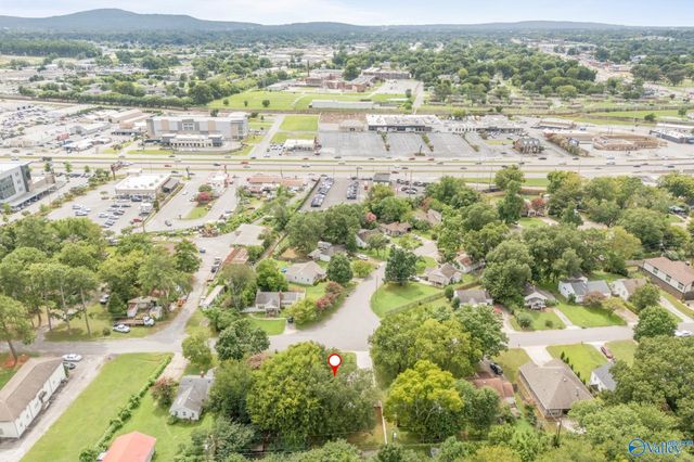 2039 Vanderbilt Drive SW, Huntsville, AL 35801