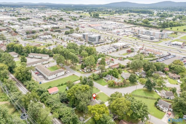 2039 Vanderbilt Drive SW, Huntsville, AL 35801