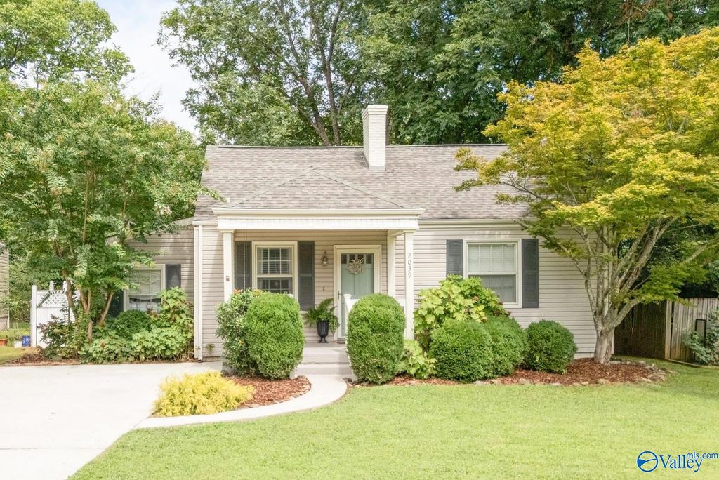 2039 Vanderbilt Drive SW, Huntsville, AL 35801