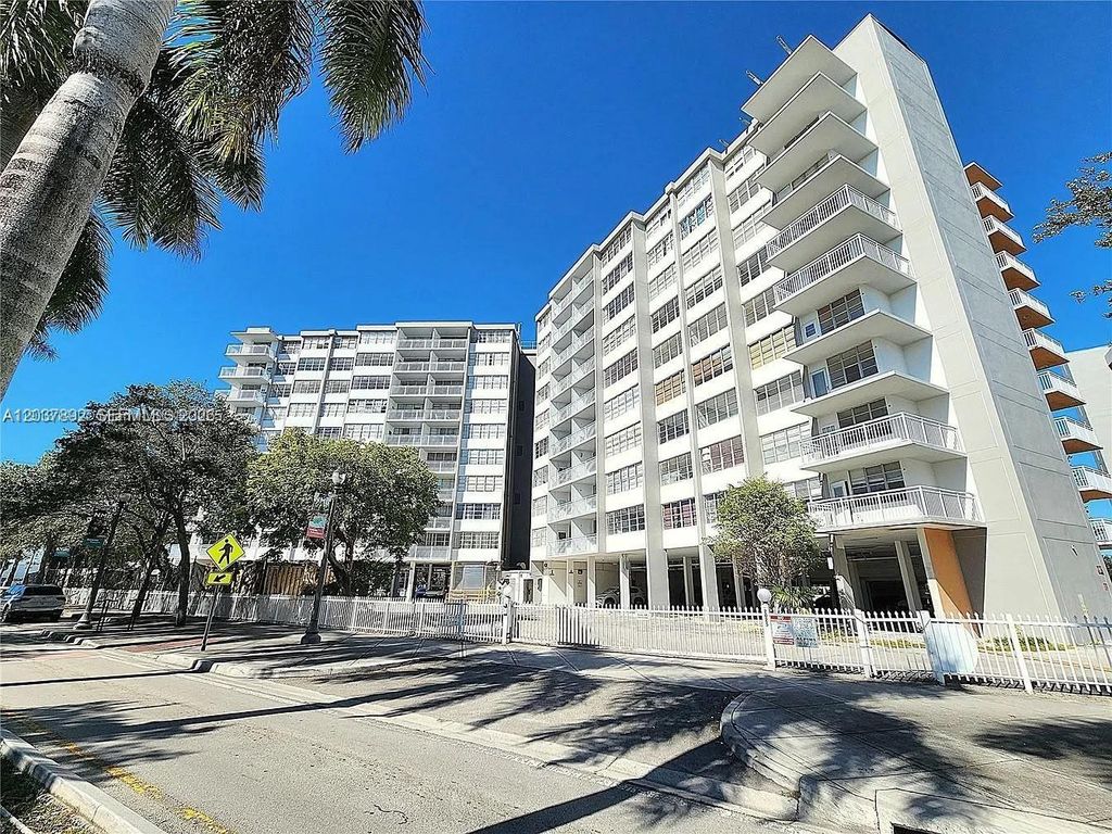2025 NE 164 307 307, North Miami Beach, FL 33162