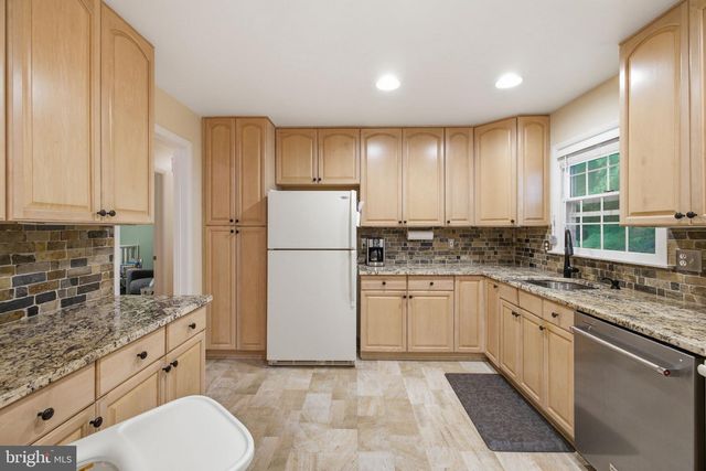 11937 BAYSWATER RD, Gaithersburg, MD 20878