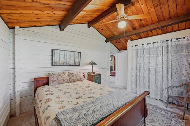 914 Kiowa Drive W, Lake Kiowa, TX 76240