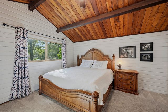 914 Kiowa Drive W, Lake Kiowa, TX 76240