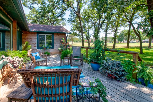 914 Kiowa Drive W, Lake Kiowa, TX 76240