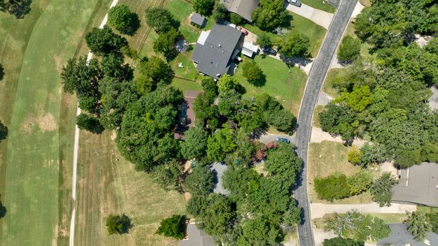 914 Kiowa Drive W, Lake Kiowa, TX 76240