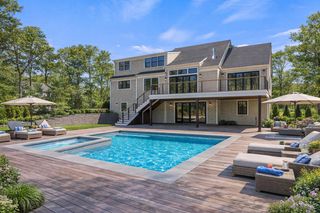 10 Dawson Way, Hatchville, MA 02536