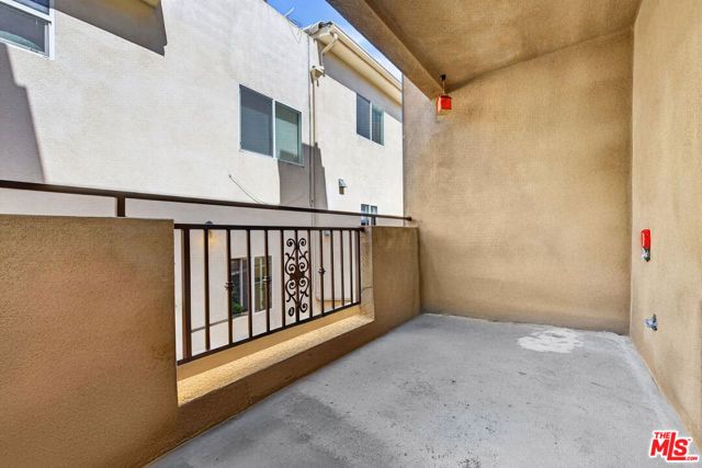 14618 Gilmore Street 4, Los Angeles, CA 91411
