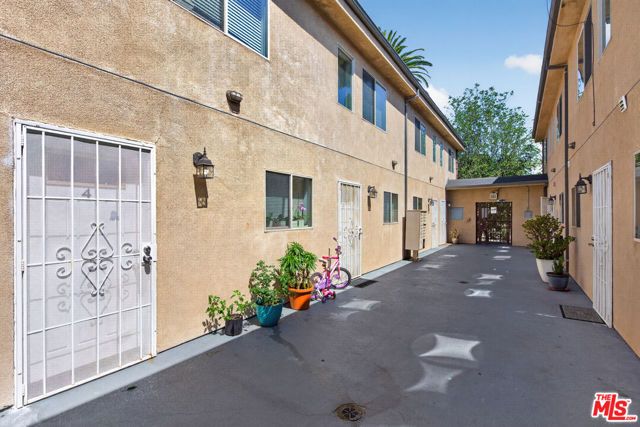 14618 Gilmore Street 4, Los Angeles, CA 91411