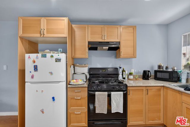 14618 Gilmore Street 4, Los Angeles, CA 91411