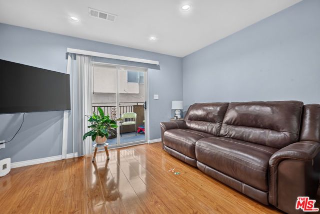 14618 Gilmore Street 4, Los Angeles, CA 91411