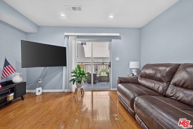 14618 Gilmore Street 4, Los Angeles, CA 91411