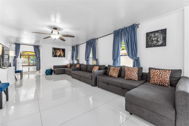 1738 N 16th Ct, Hollywood, FL 33020