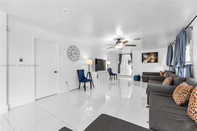 1738 N 16th Ct, Hollywood, FL 33020
