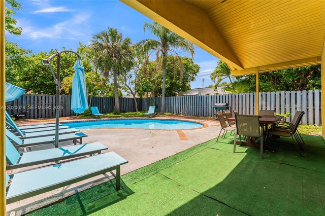 1738 N 16th Ct, Hollywood, FL 33020