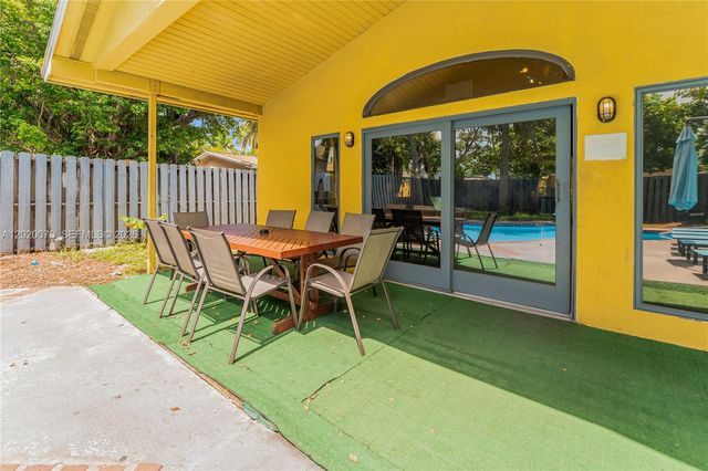 1738 N 16th Ct, Hollywood, FL 33020