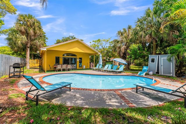 1738 N 16th Ct, Hollywood, FL 33020