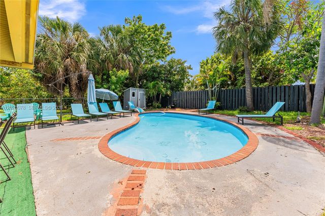 1738 N 16th Ct, Hollywood, FL 33020