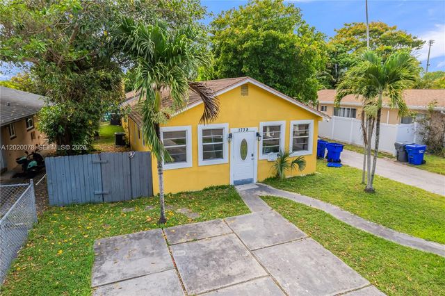 1738 N 16th Ct, Hollywood, FL 33020