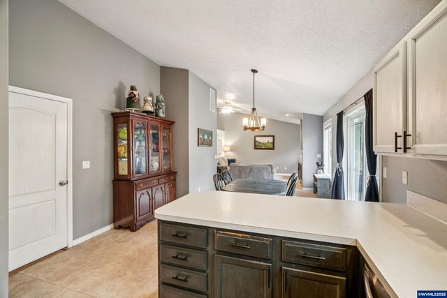 314 NW Elderberry Ln, Dallas, OR 97338