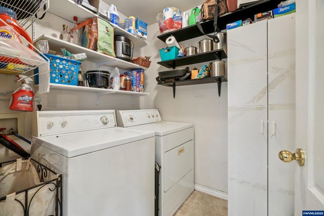 314 NW Elderberry Ln, Dallas, OR 97338