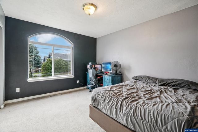 314 NW Elderberry Ln, Dallas, OR 97338