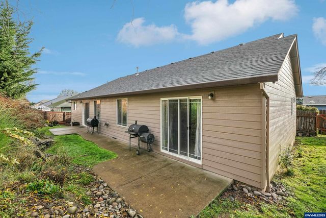 314 NW Elderberry Ln, Dallas, OR 97338