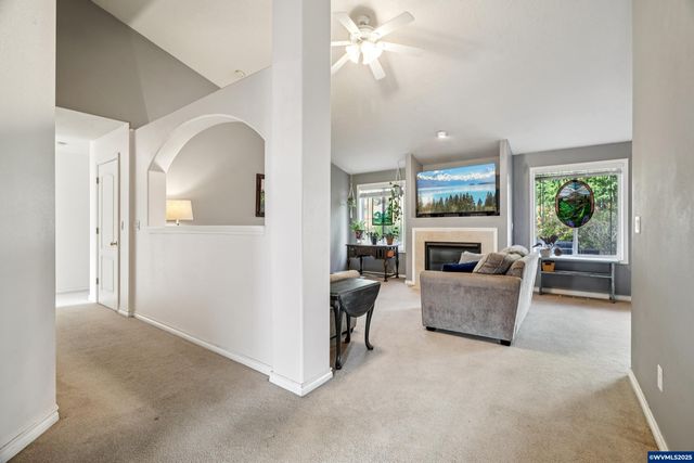 314 NW Elderberry Ln, Dallas, OR 97338