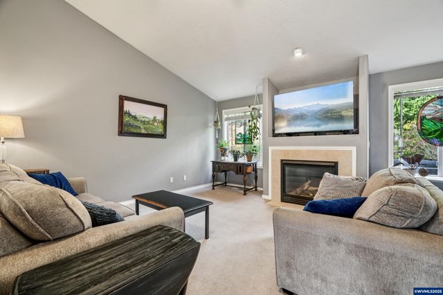 314 NW Elderberry Ln, Dallas, OR 97338