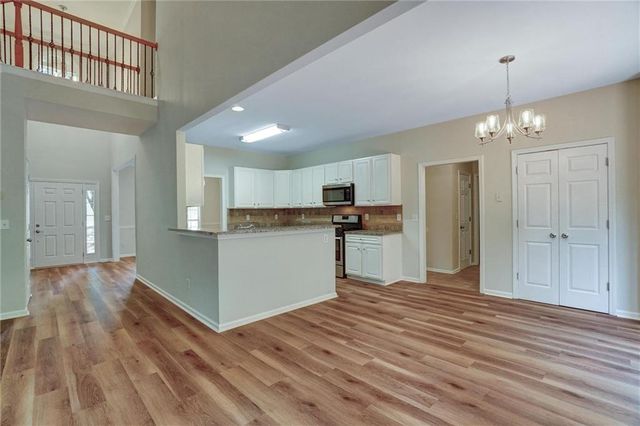 6005 Lake Windsor Parkway, Buford, GA 30518