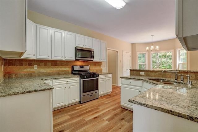 6005 Lake Windsor Parkway, Buford, GA 30518