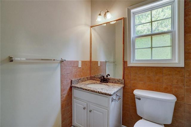 6005 Lake Windsor Parkway, Buford, GA 30518