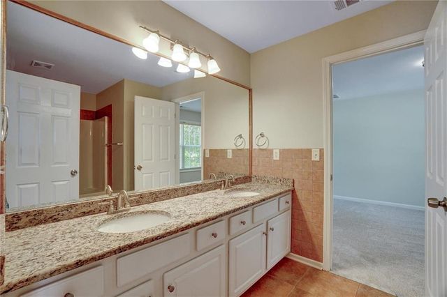 6005 Lake Windsor Parkway, Buford, GA 30518