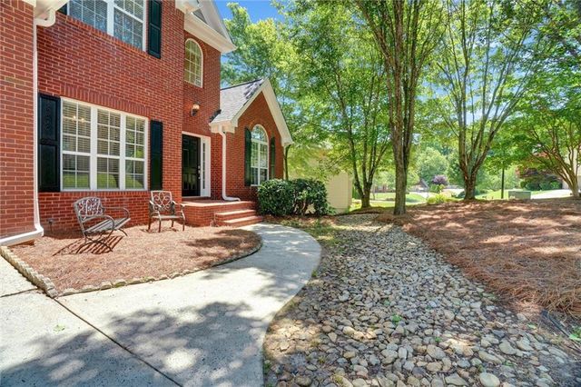6005 Lake Windsor Parkway, Buford, GA 30518