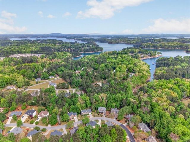 6005 Lake Windsor Parkway, Buford, GA 30518