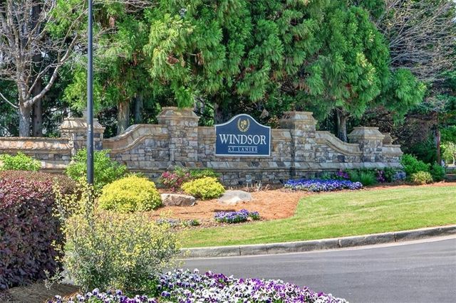6005 Lake Windsor Parkway, Buford, GA 30518