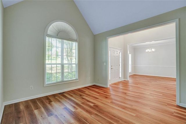 6005 Lake Windsor Parkway, Buford, GA 30518