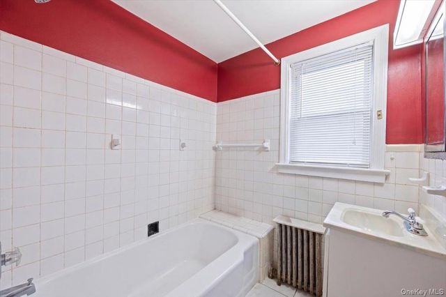 8 Geyser Place, White Plains, NY 10607
