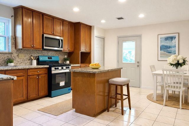 11703 Seawood Drive, Houston, TX 77089