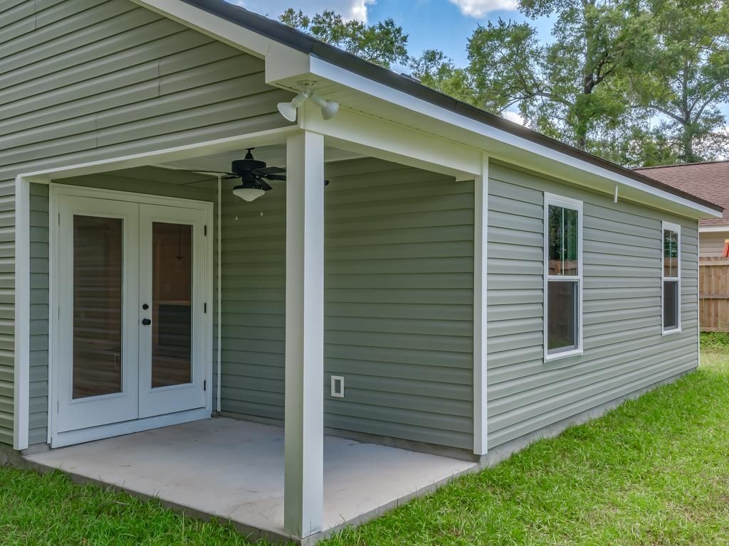 Image 8 of property listing at 75 Blackfoot Road, Crawfordville, FL 32327