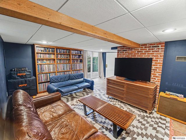 2909 S 26th Street, Lincoln, NE 68502